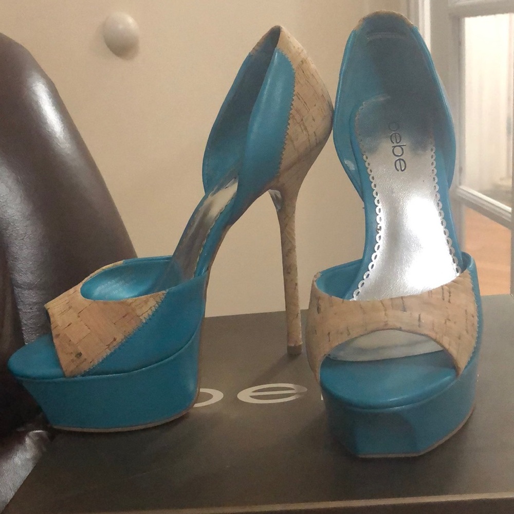 classic Bebe high heels never worn just sat in box - Picture 2 of 3